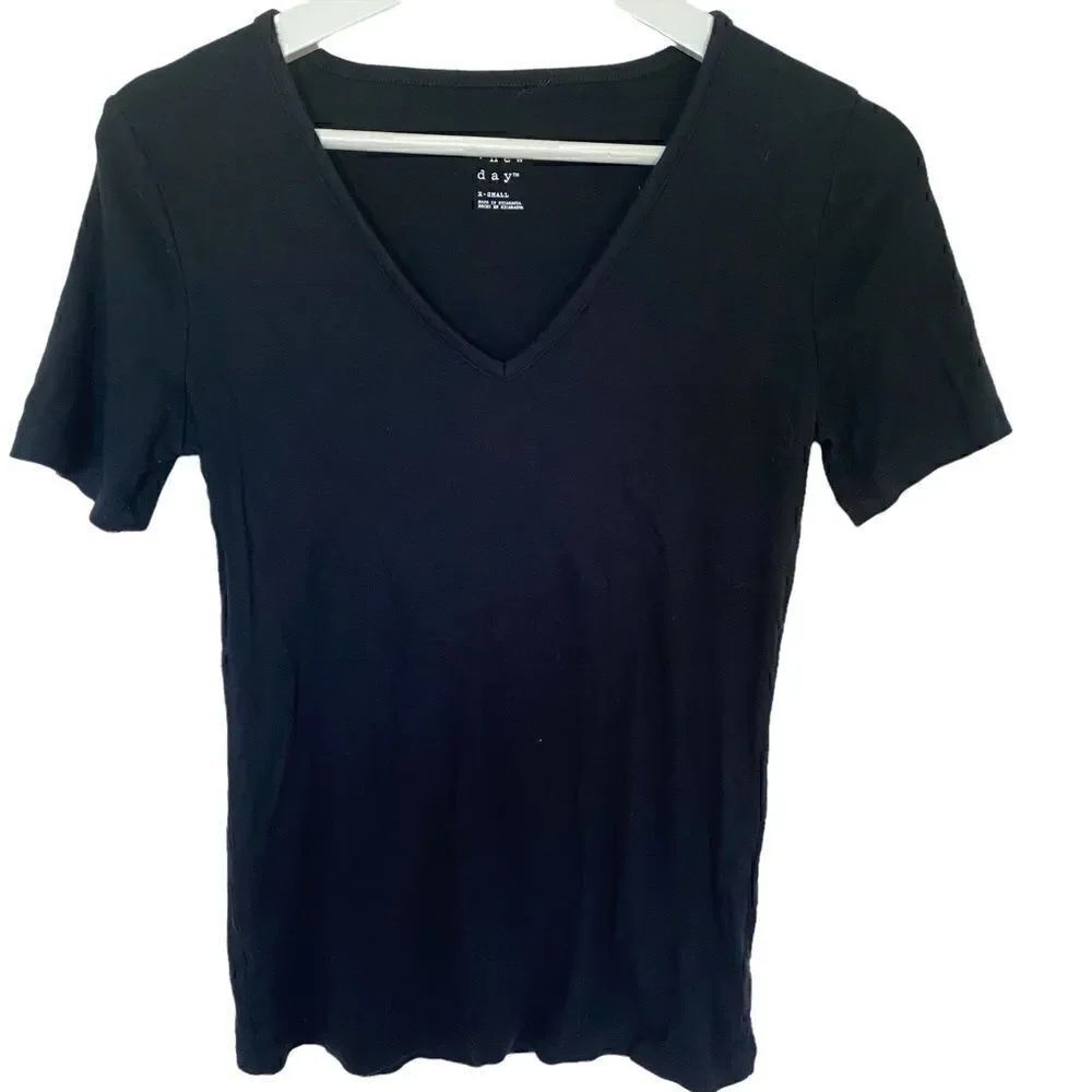 A New Day black vneck XS